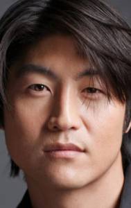 ������ �� Brian Tee