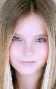 ����� ����� ������� Karley Scott Collins