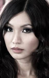 ������ ��� - Gemma Chan